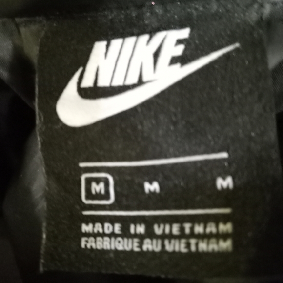 Nike women's gold parka in size medium - Picture 3 of 4